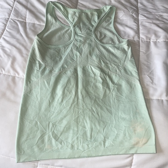 Gap workout tank top - Picture 3 of 4